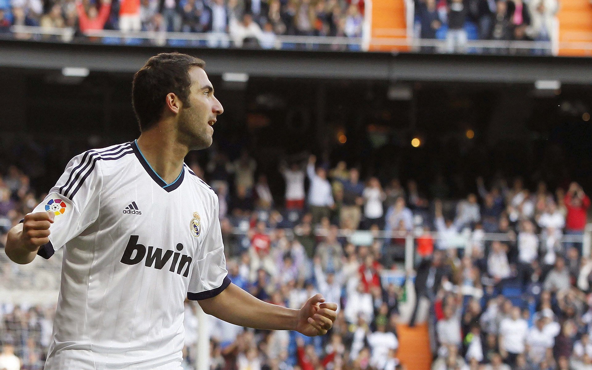 墨西哥踏平曼联，戈麦斯，大场面先生与草根足球的史诗