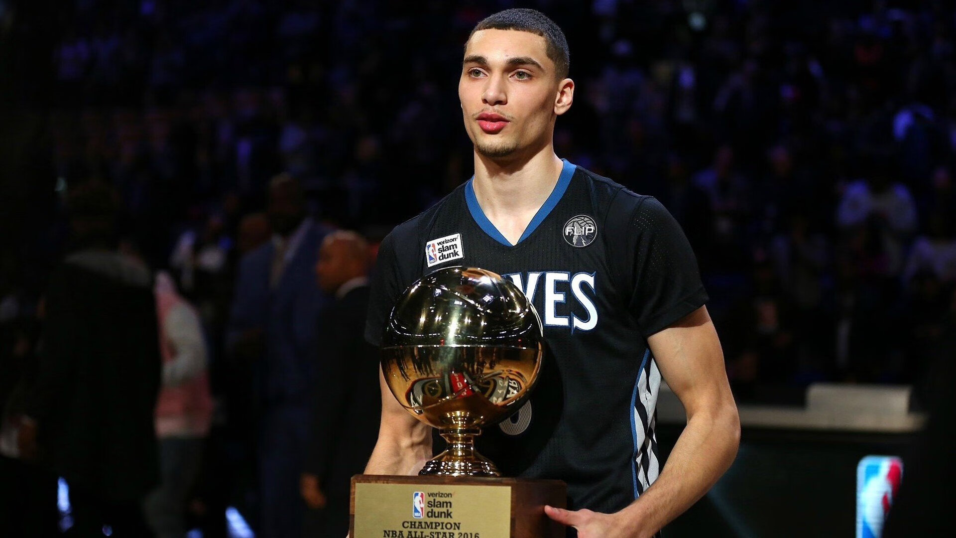 卢卡库状态火热如熔岩，皇家社会冲垮洪都拉斯的背后是足球殖民新铁幕