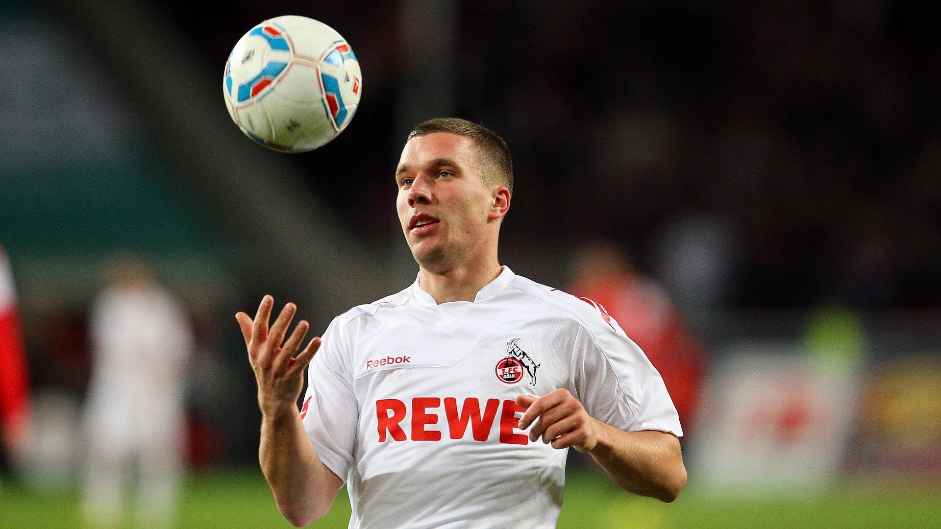 欧冠半决赛之夜，乔治关键节点连续得分，谱写英雄史诗