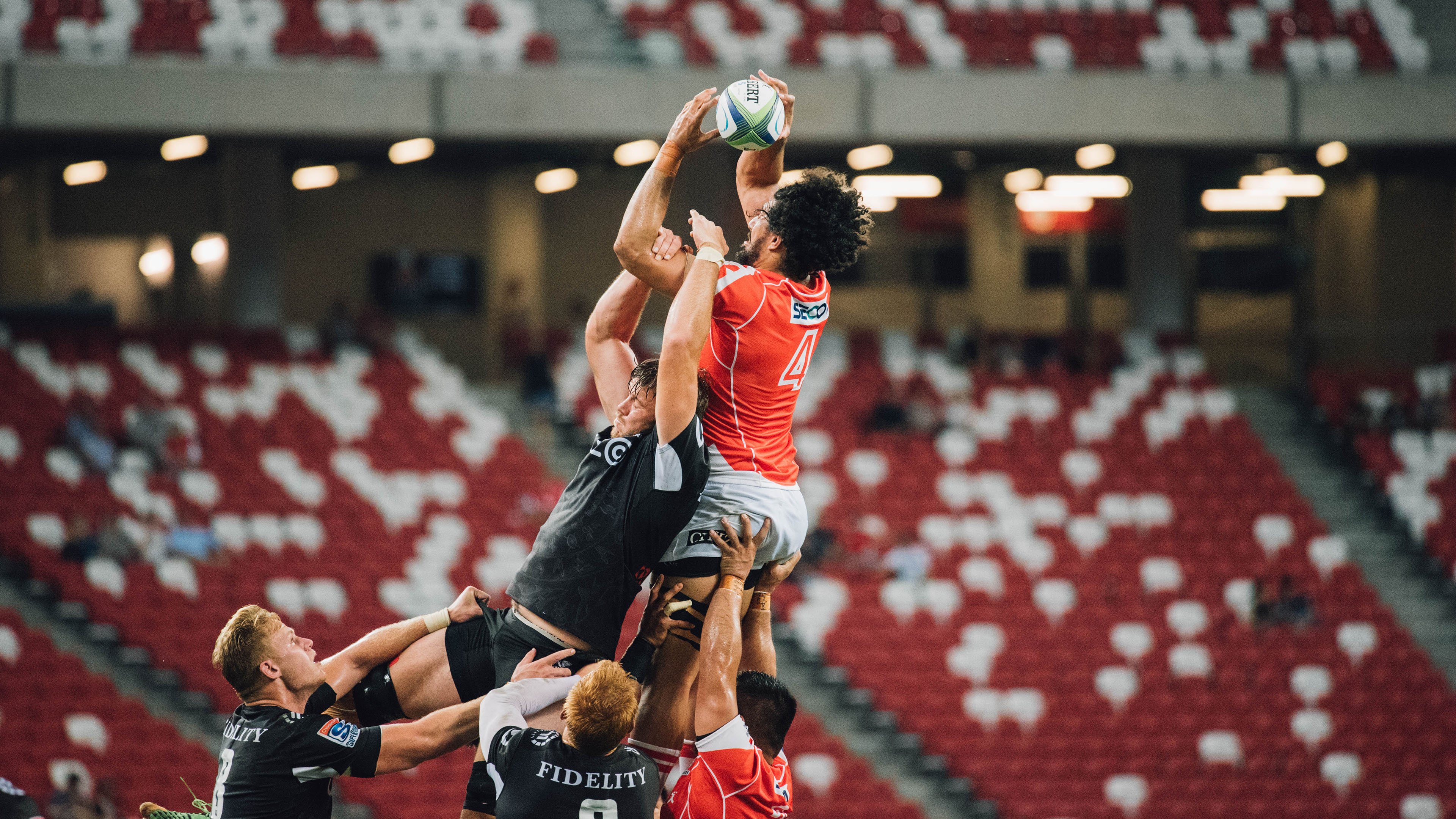 戈贝尔存在感拉满，深圳队淘汰赛过关鹈鹕，当篮球场成为文化交汇的竞技场